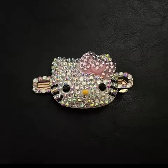 NWT Hello Kitty Rhinestone Hair Clip - Multicolor - Picture 3 of 7